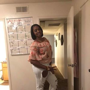 Meet your Posher, Candi